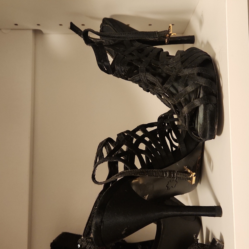 BCBG heels